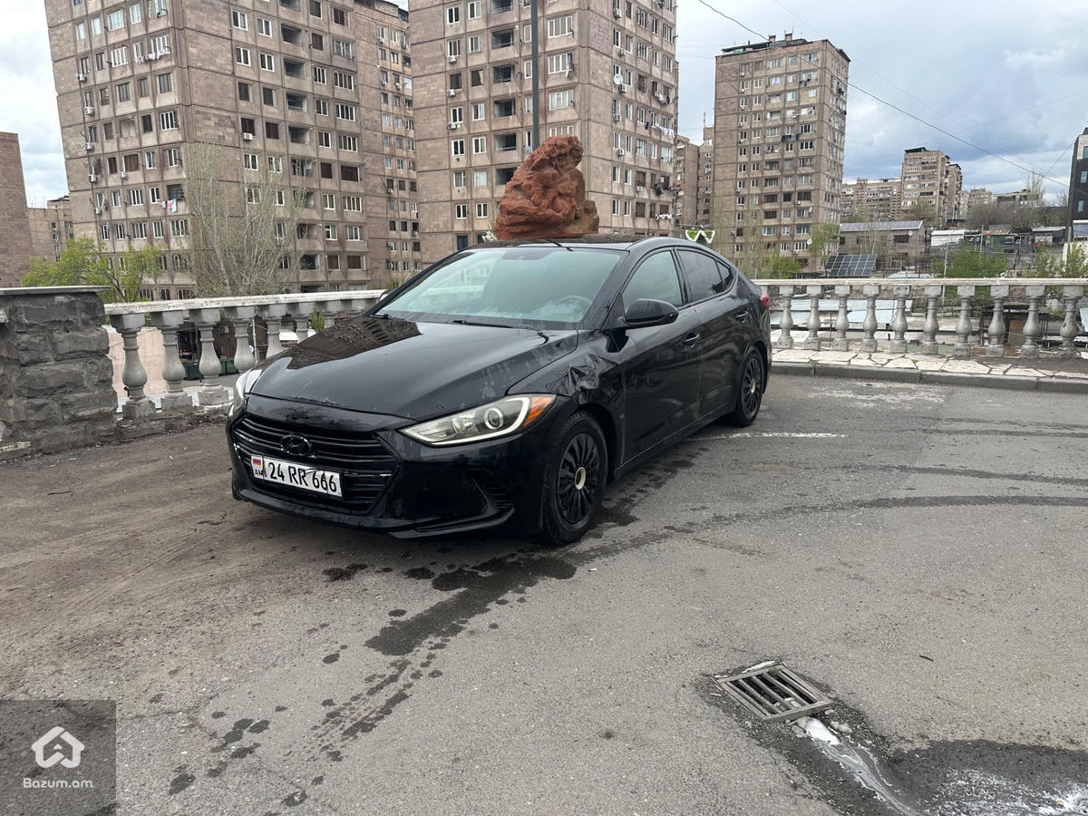 Hyundai Elantra - image 2