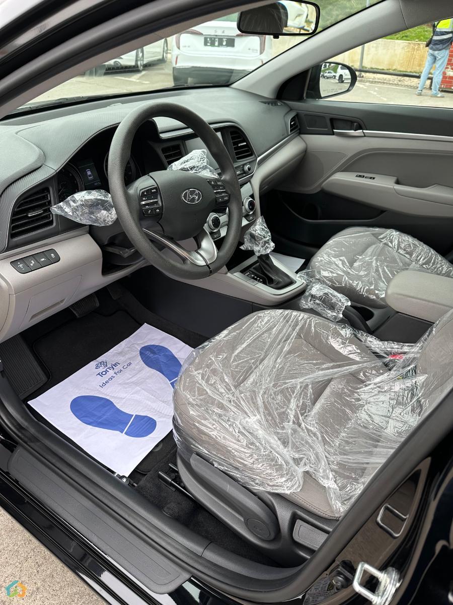 Hyundai Elantra - image 18