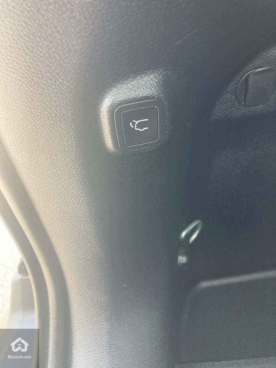 2023 Jeep Cherokee, Altitude Lux 4x4 - image 16