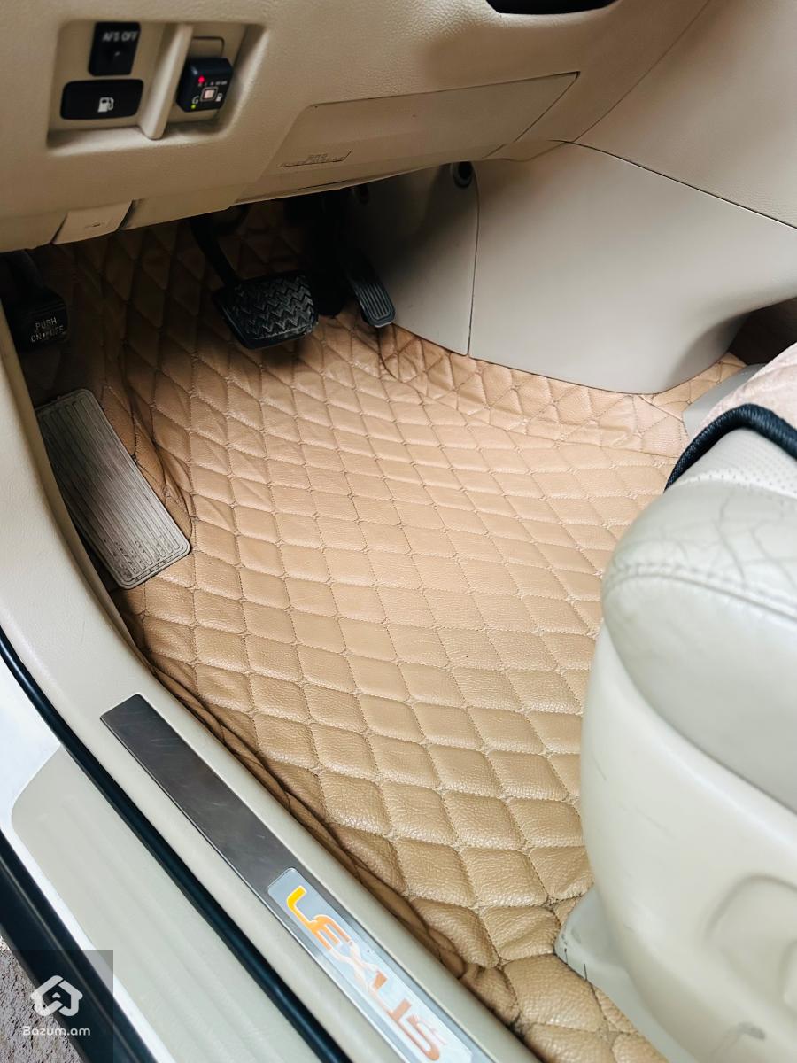 Lexus RX350 - image 6