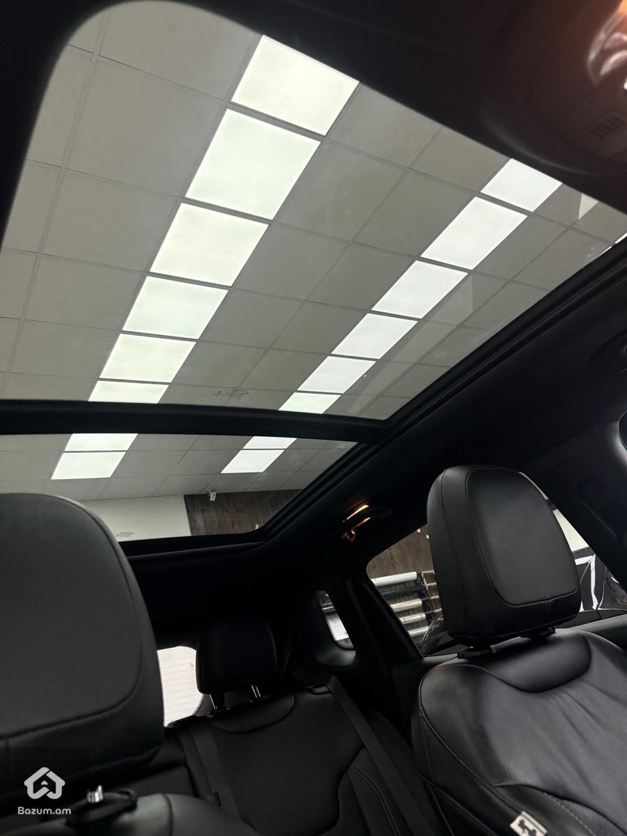 Jeep Compass 80 TH Anniversary 4x4 - image 21