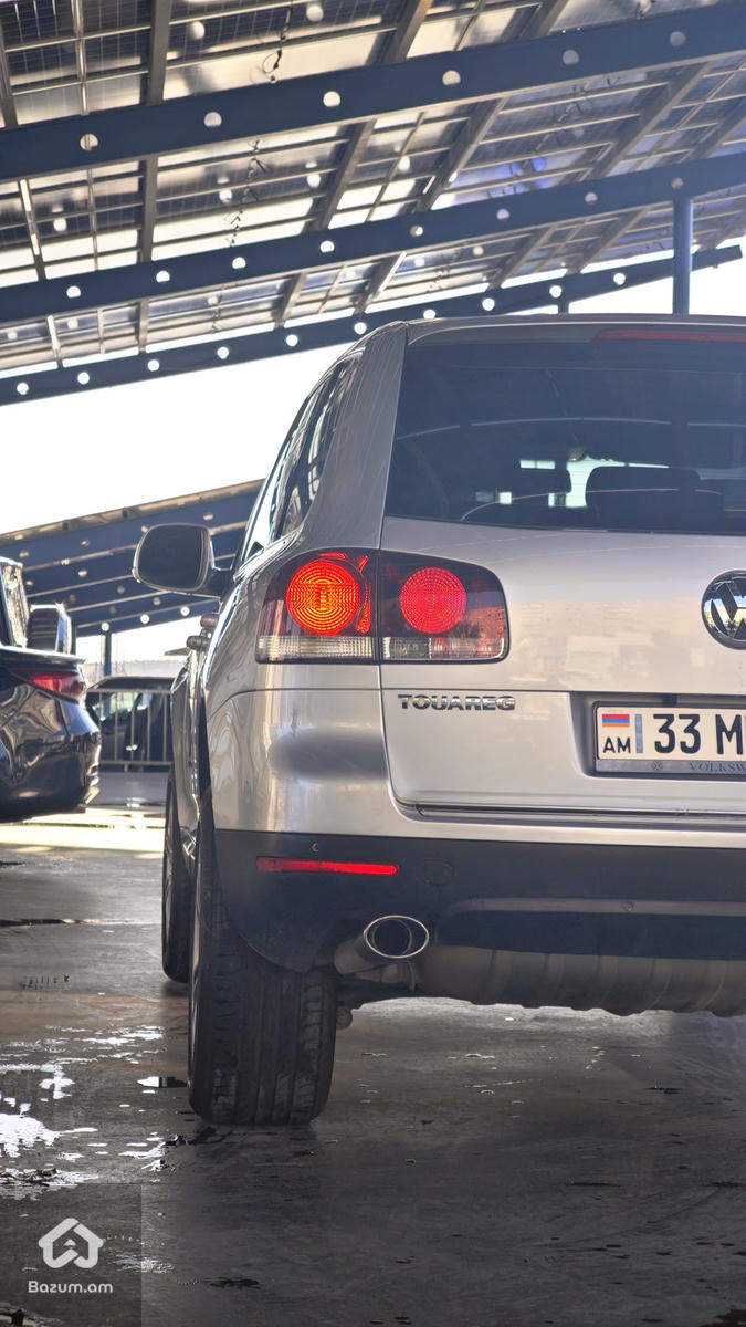 Volkswagen Touareg - image 8