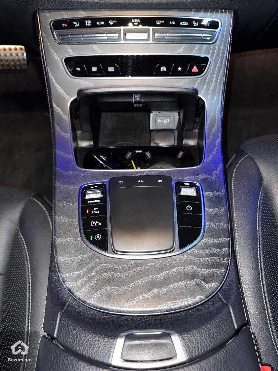 Mercedes Benz E350 AMG Line W213 - image 34