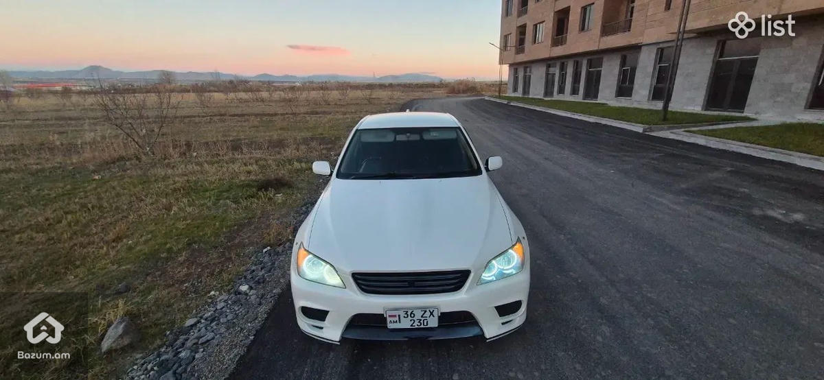 Toyota Altezza - image 8