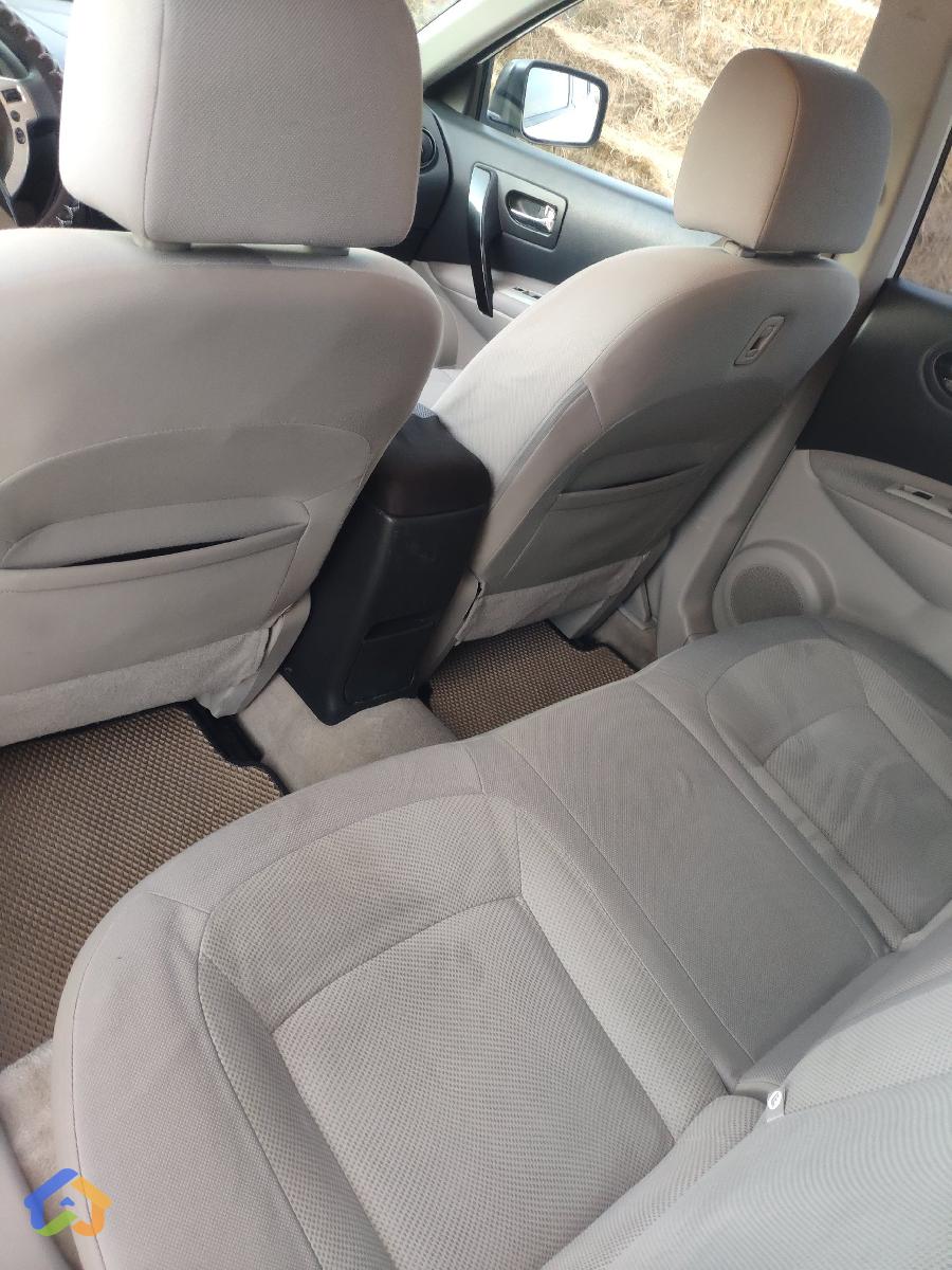 Nissan Rogue - image 12