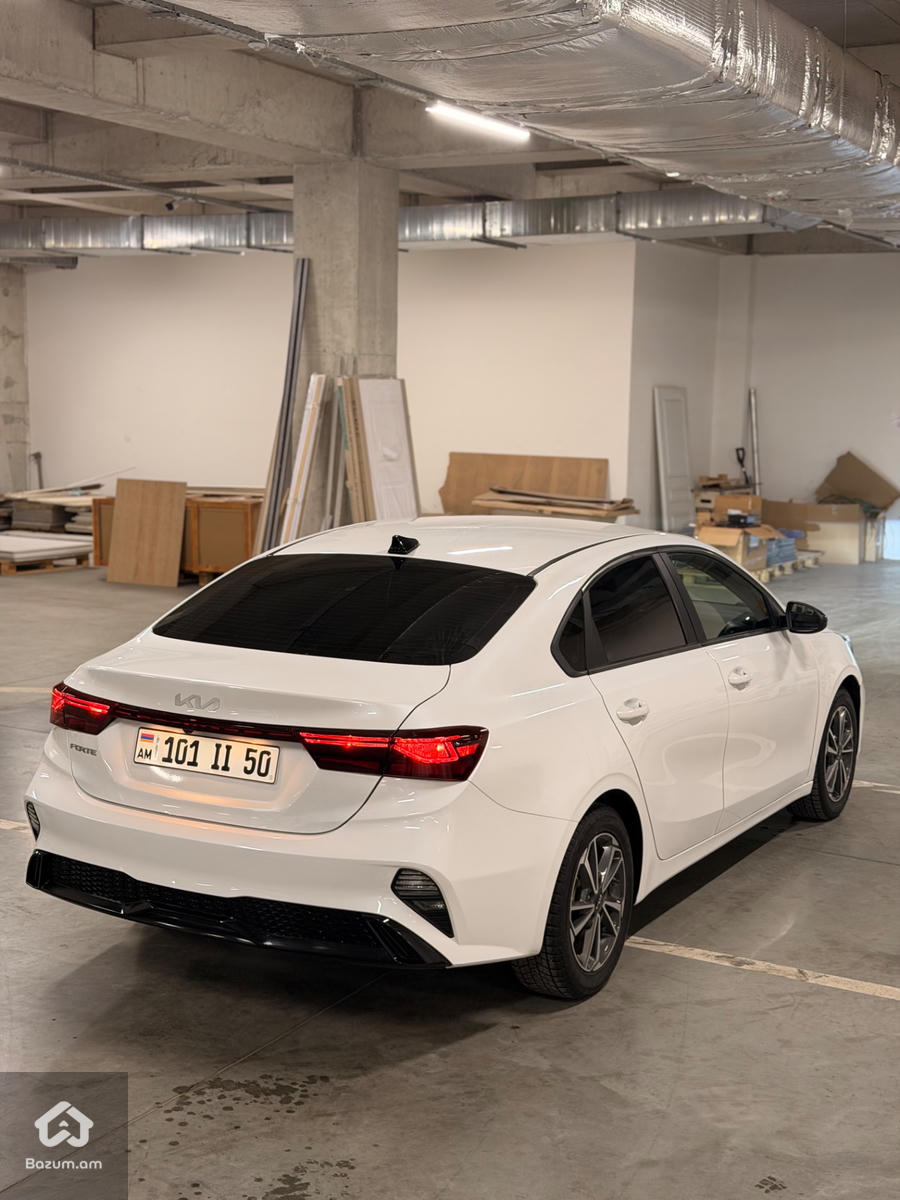 Kia Forte 2022 - image 9