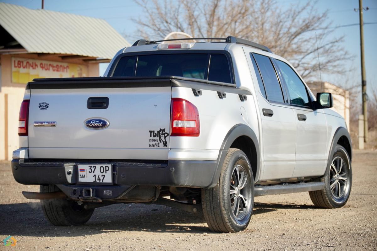 Ford Explorer Pickup Sport Truck - image 4