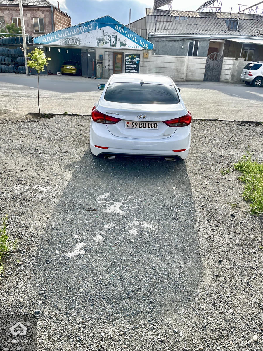 Hyundai Elantra - image 8