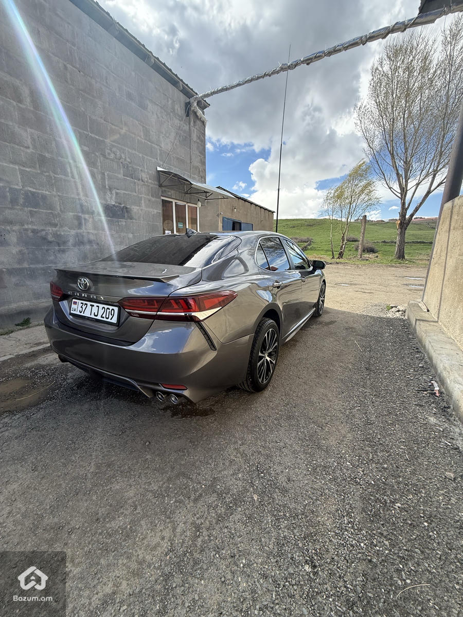 Toyota - image 5