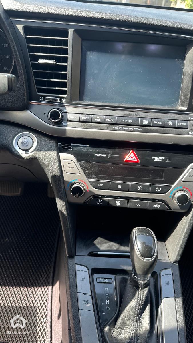 Hyundai Elantra 2017 limited - image 8