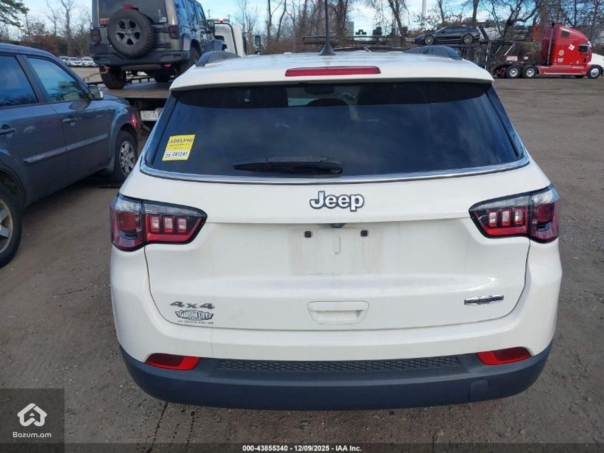 Jeep Compass Latitude 4x4 - image 8