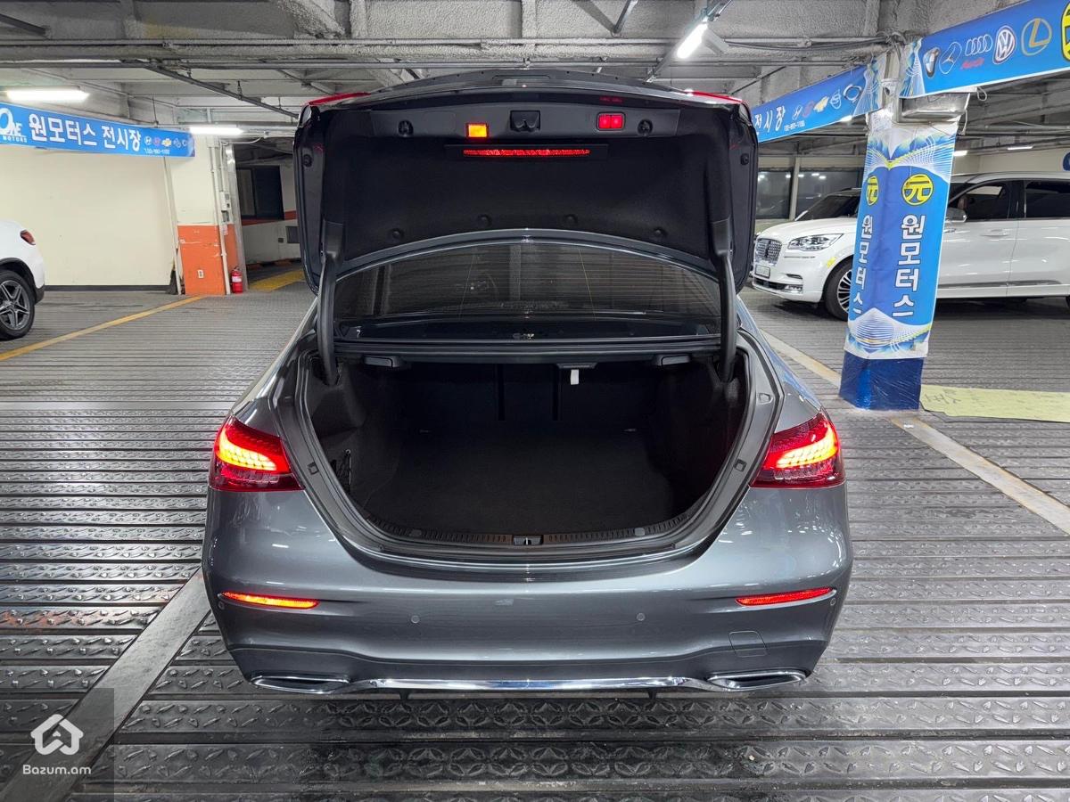 Mercedes Benz E350 AMG Line W213 - image 33