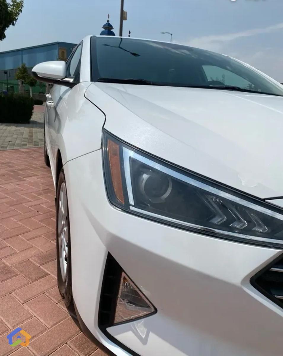 Hyundai Elantra - image 8