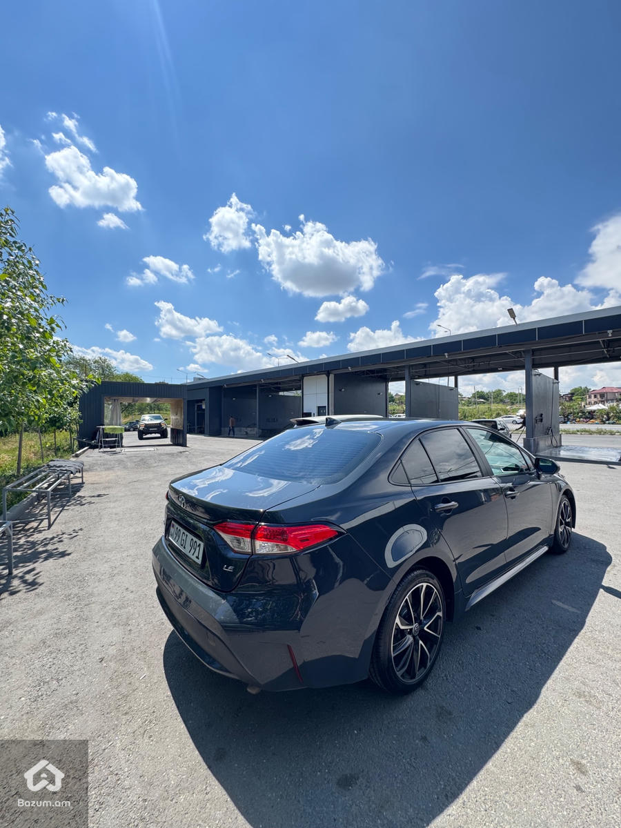 Toyota Corolla - image 3
