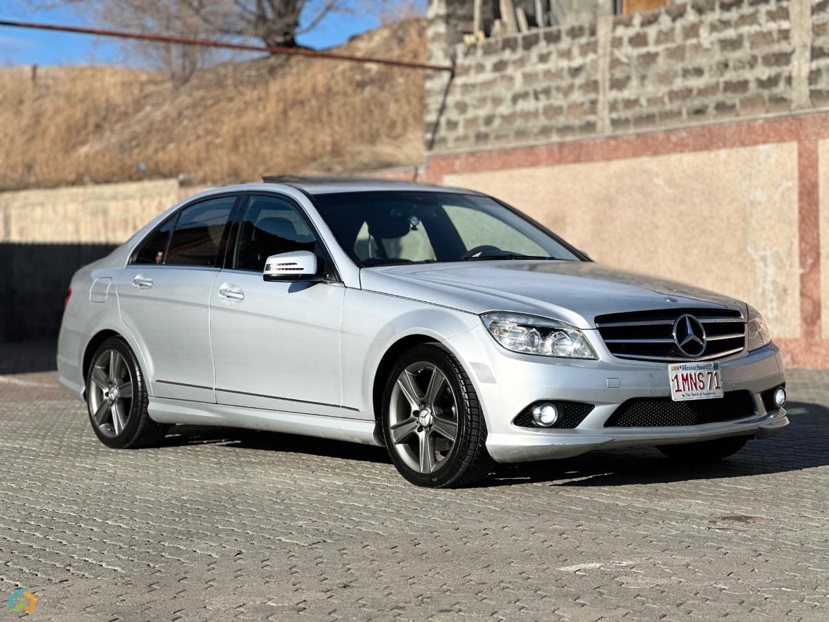 Mercedes benz c300 - image 9