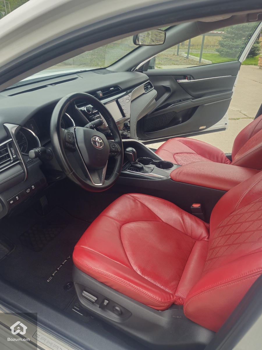 TOYOTA CAMRY V70 SE - image 3