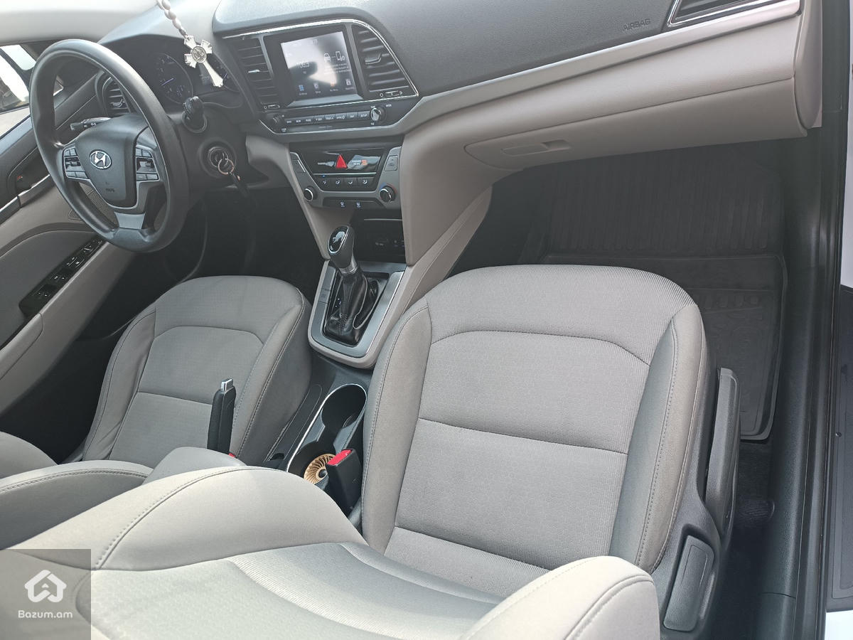 HYUNDAI ELANTRA  - image 6