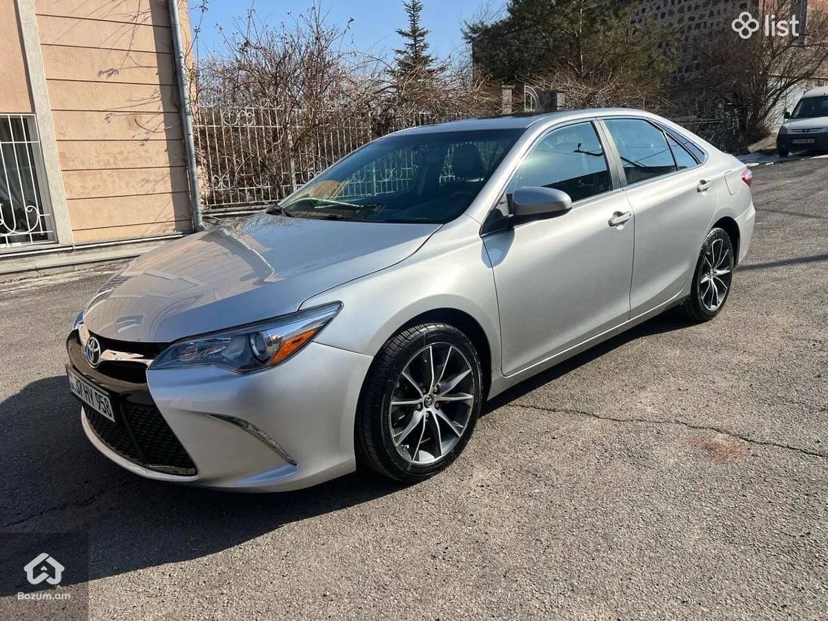 Toyota Camry XSE 2017 - image 1