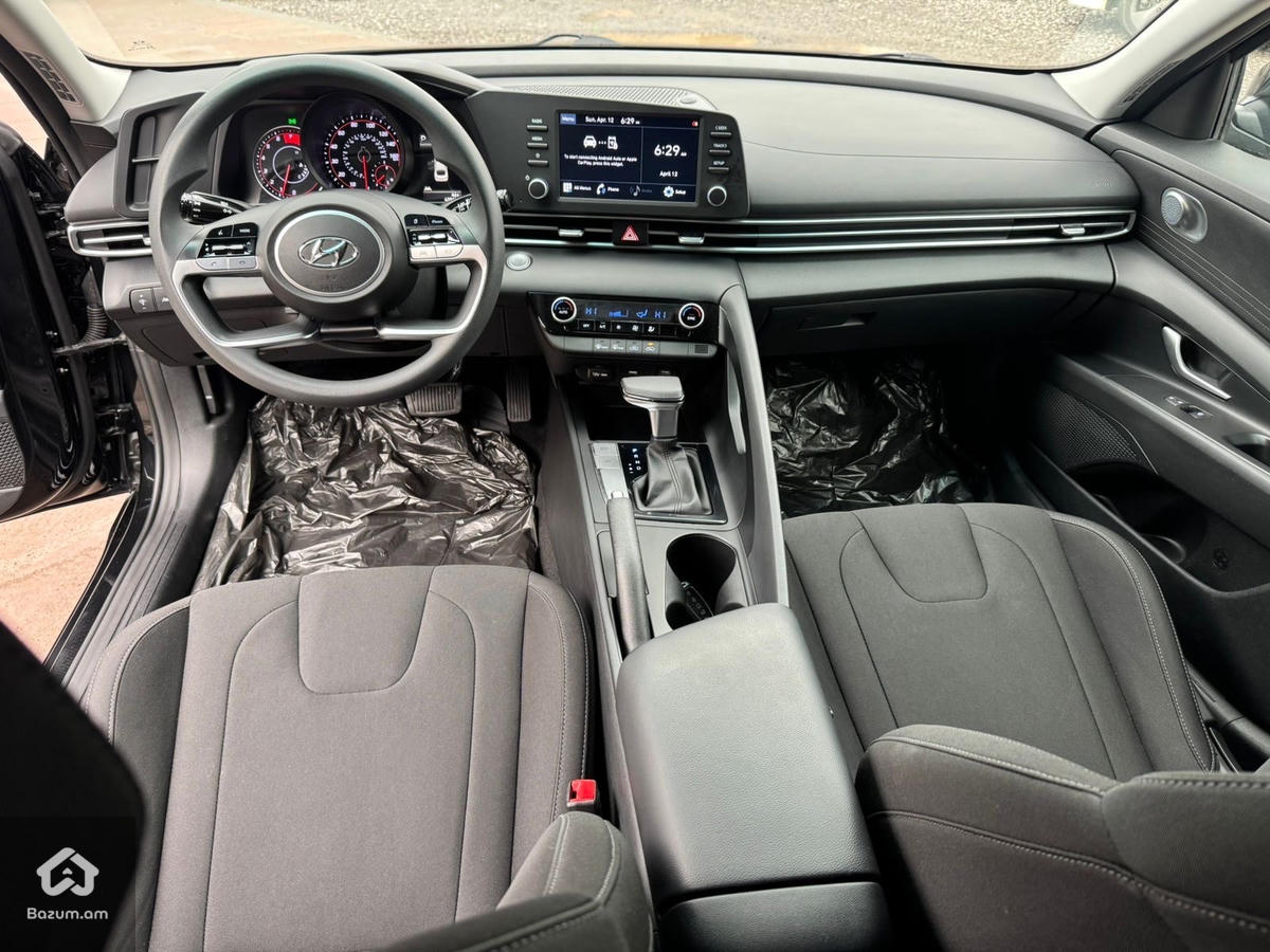 Hyundai Elantra - image 21