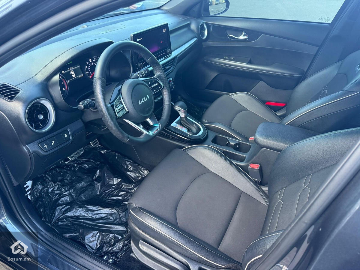 Kia Forte GT-LINE - image 27