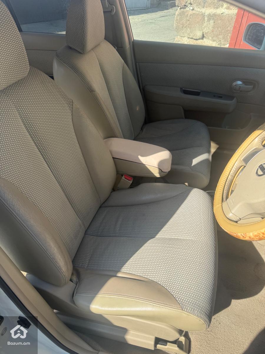 Nissan Tiida - image 18