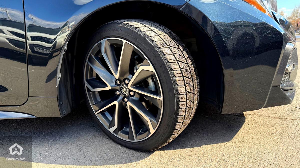 Toyota Corolla SE 2L - image 20