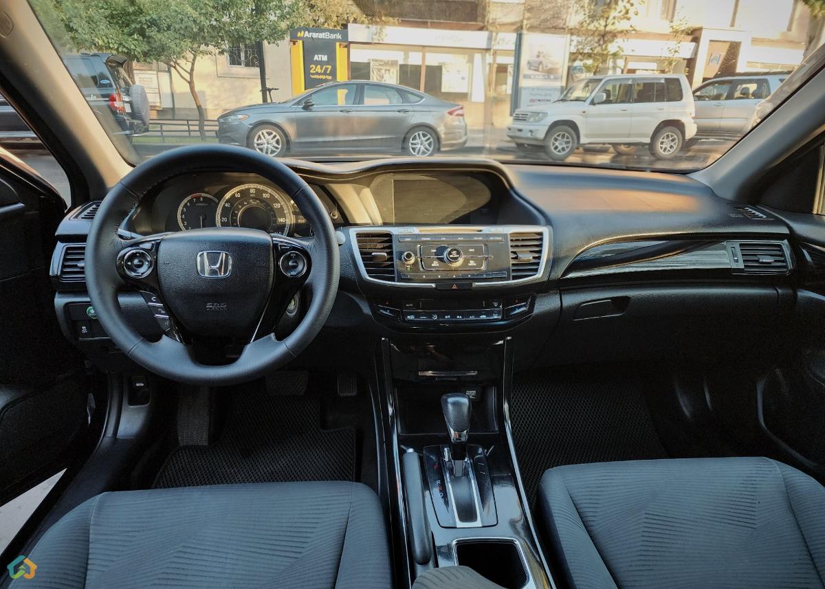 Honda Accord - image 3