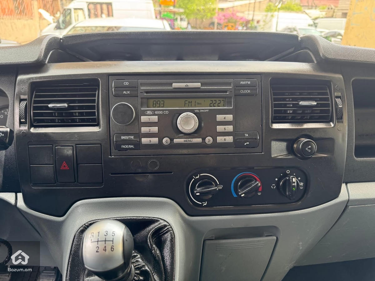 Ford transit  - image 11