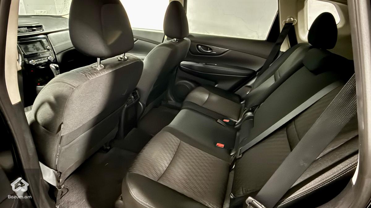 Nissan Rogue - image 11