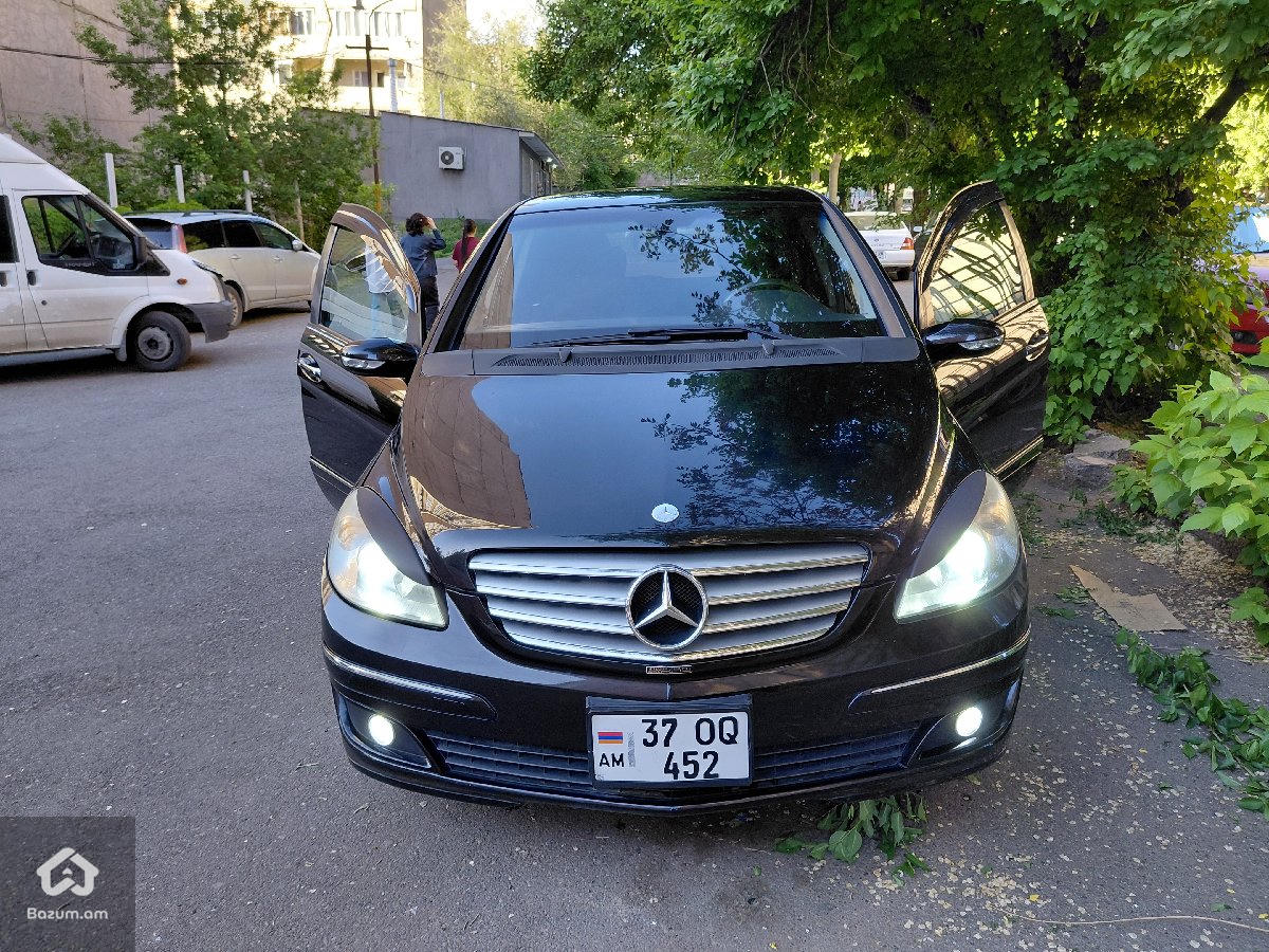 Mercedes Benz - image 5