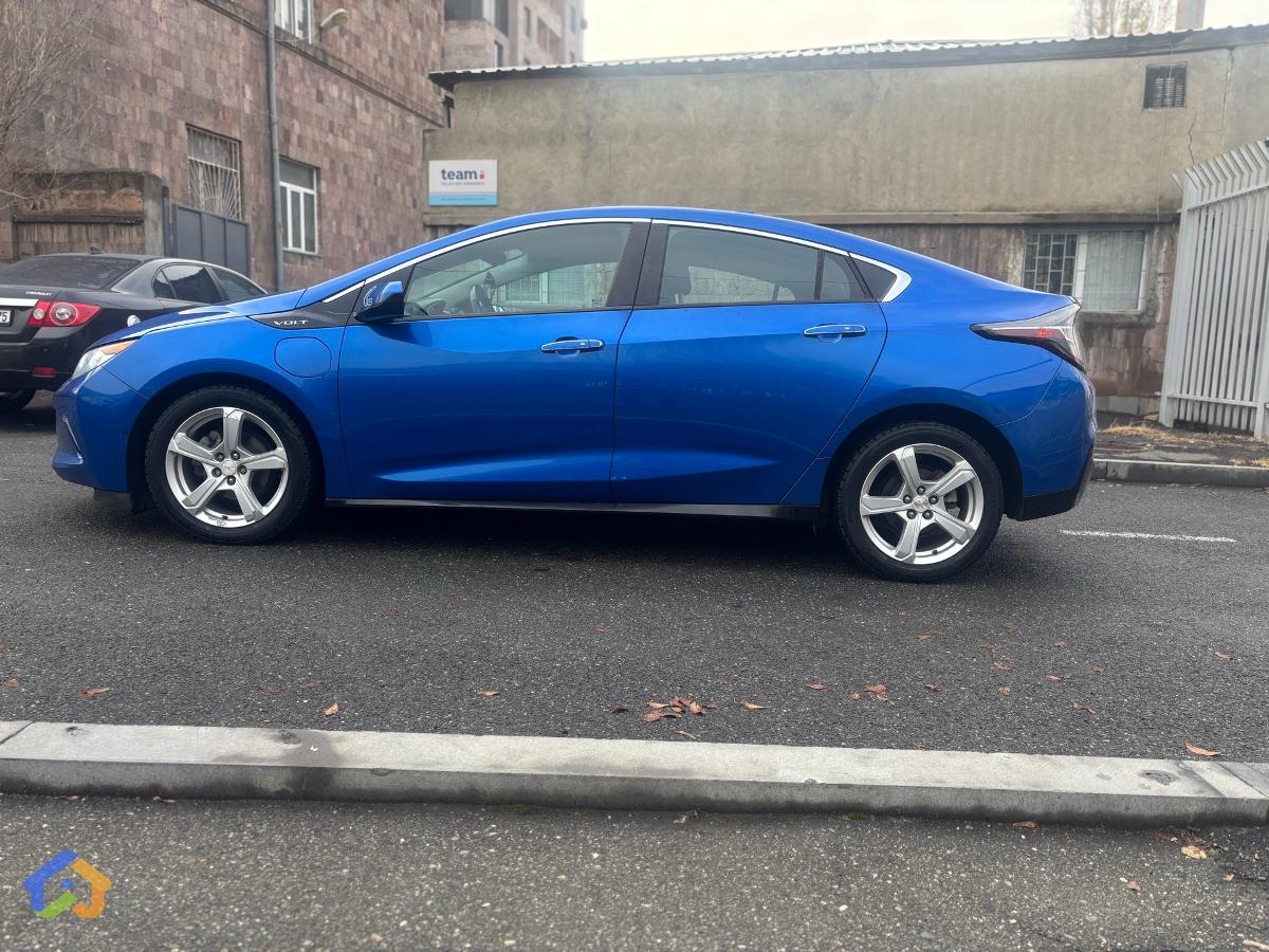 Chevrolet Volt - image 2