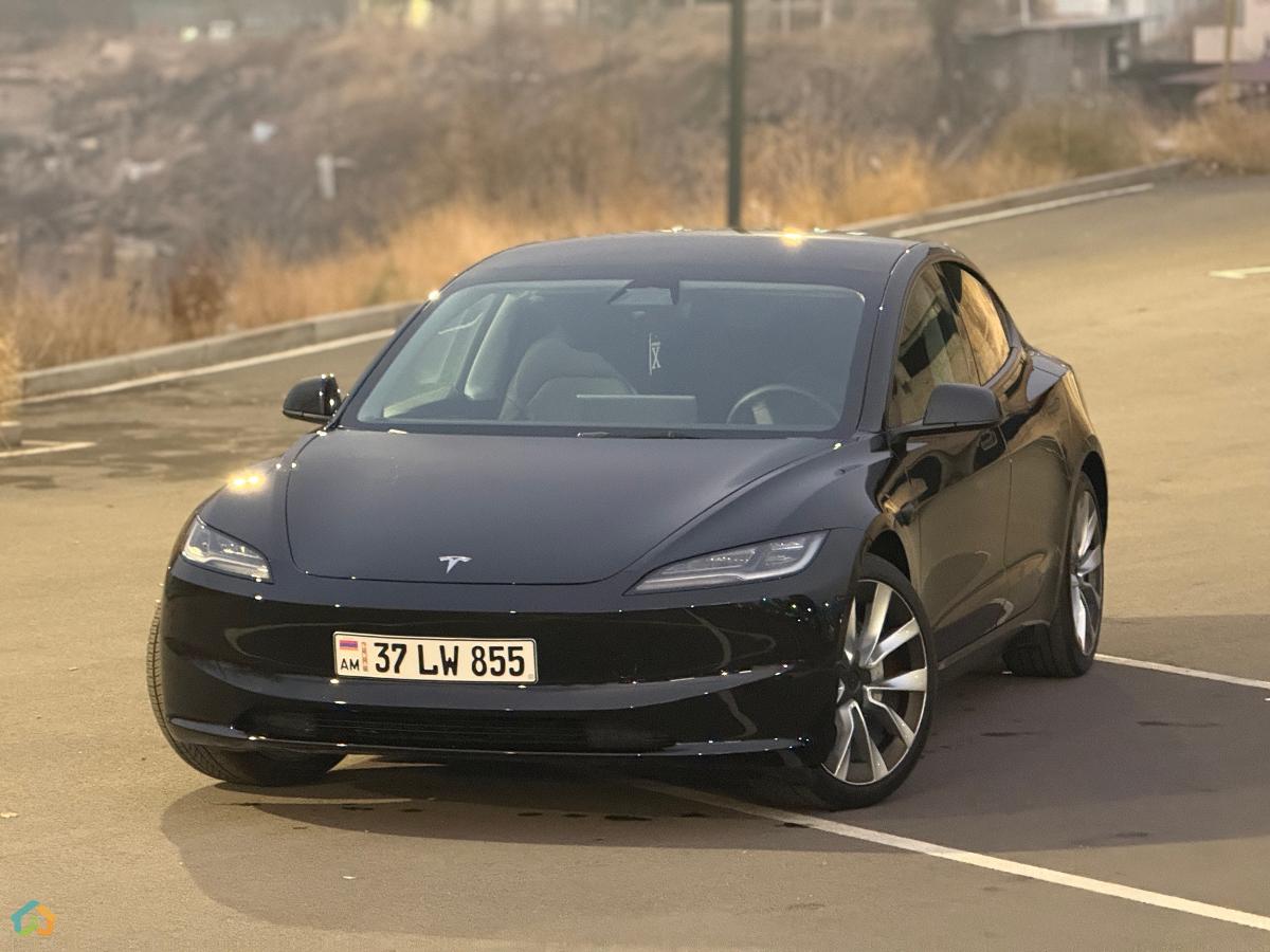 Tesla Model 3 - image 2