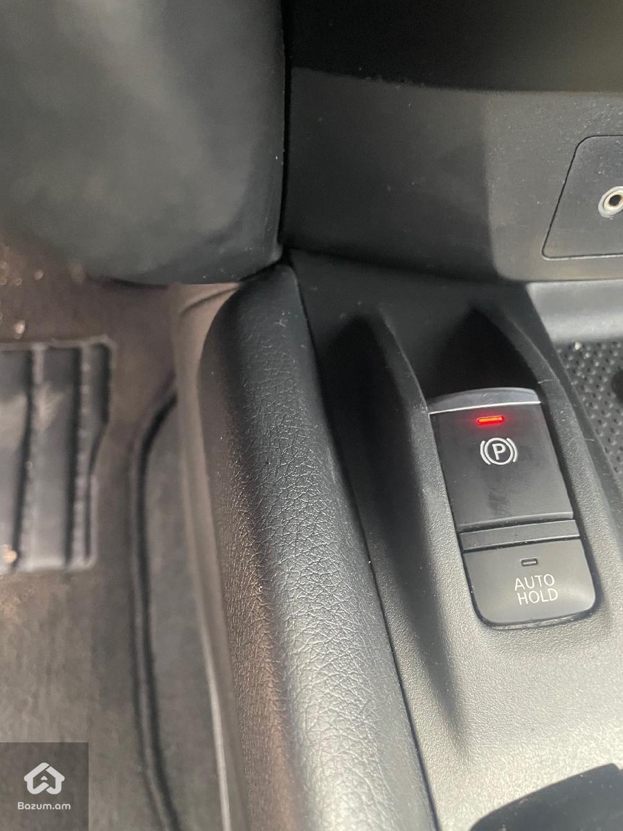 Nissan Rogue - image 13