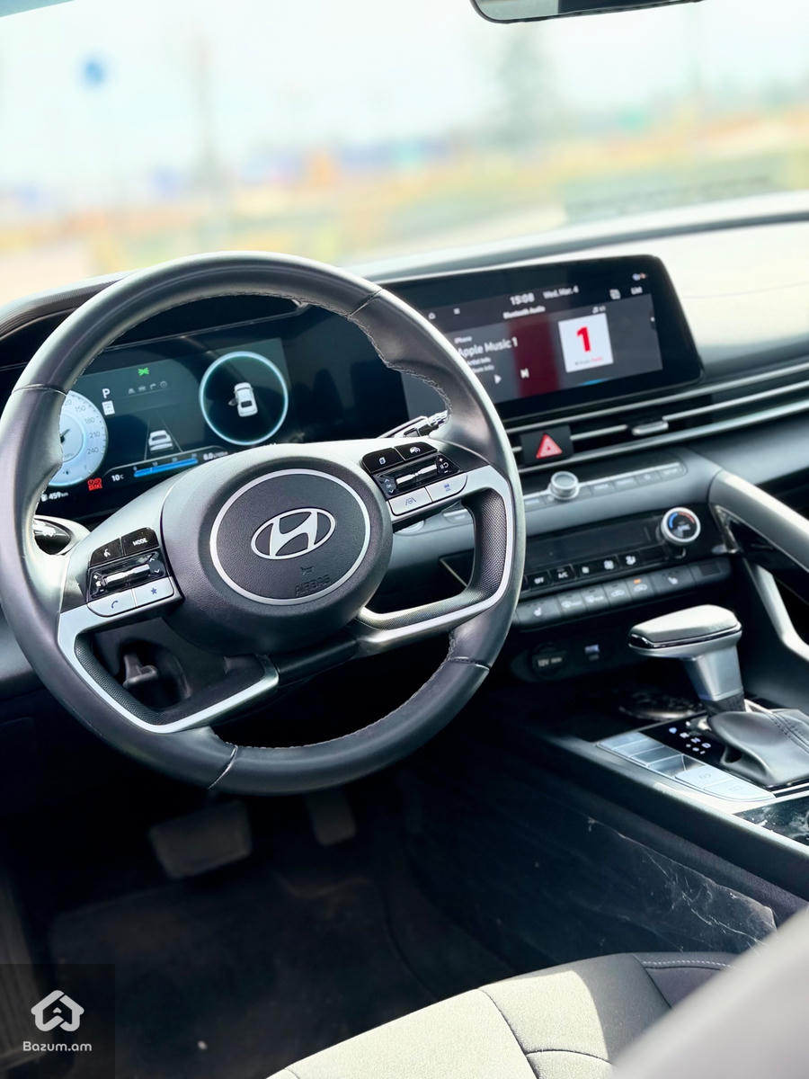 Hyundai Elantra SEL+ - image 7