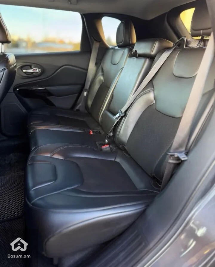 JEEP CHEROKI LATITUDE PLUS - image 8