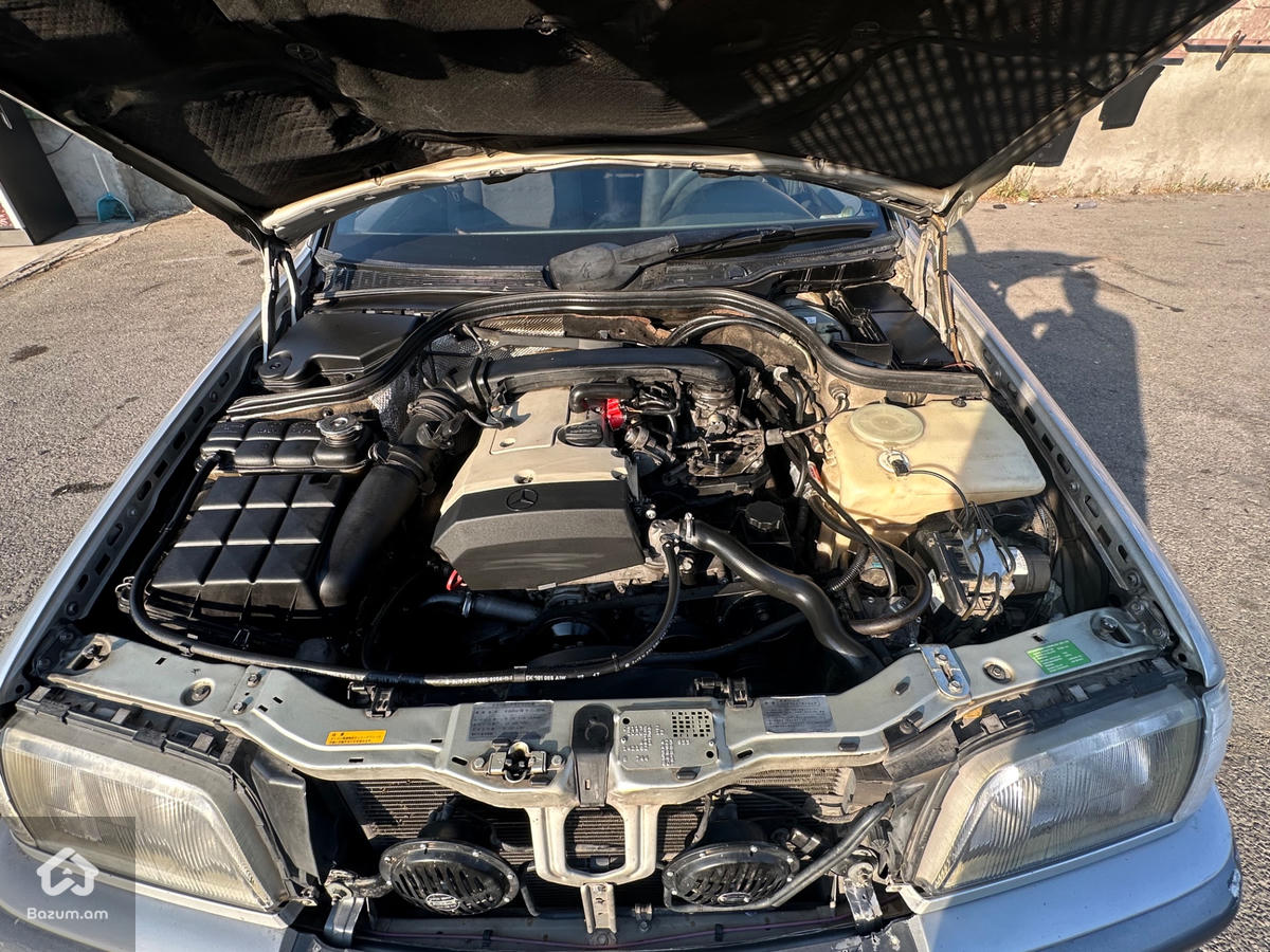 Mercedes benz C230 - image 2