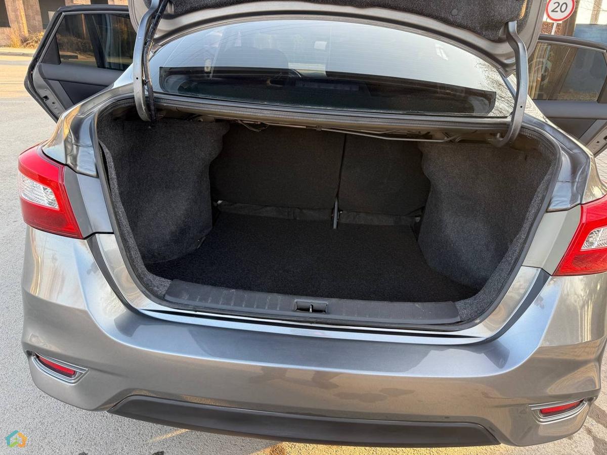 Nissan Sentra  - image 7