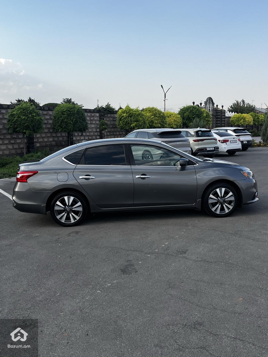 Nissan Sentra SV - image 7