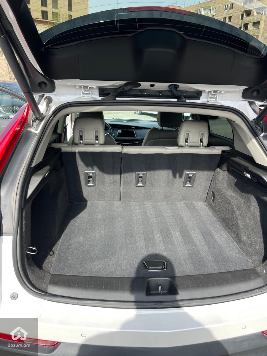 CADILLAC xt4  - image 7