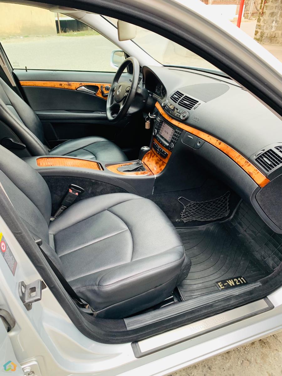 Mercedes Benz - image 7