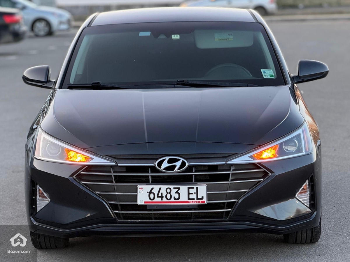 Hyundai Elantra - image 3