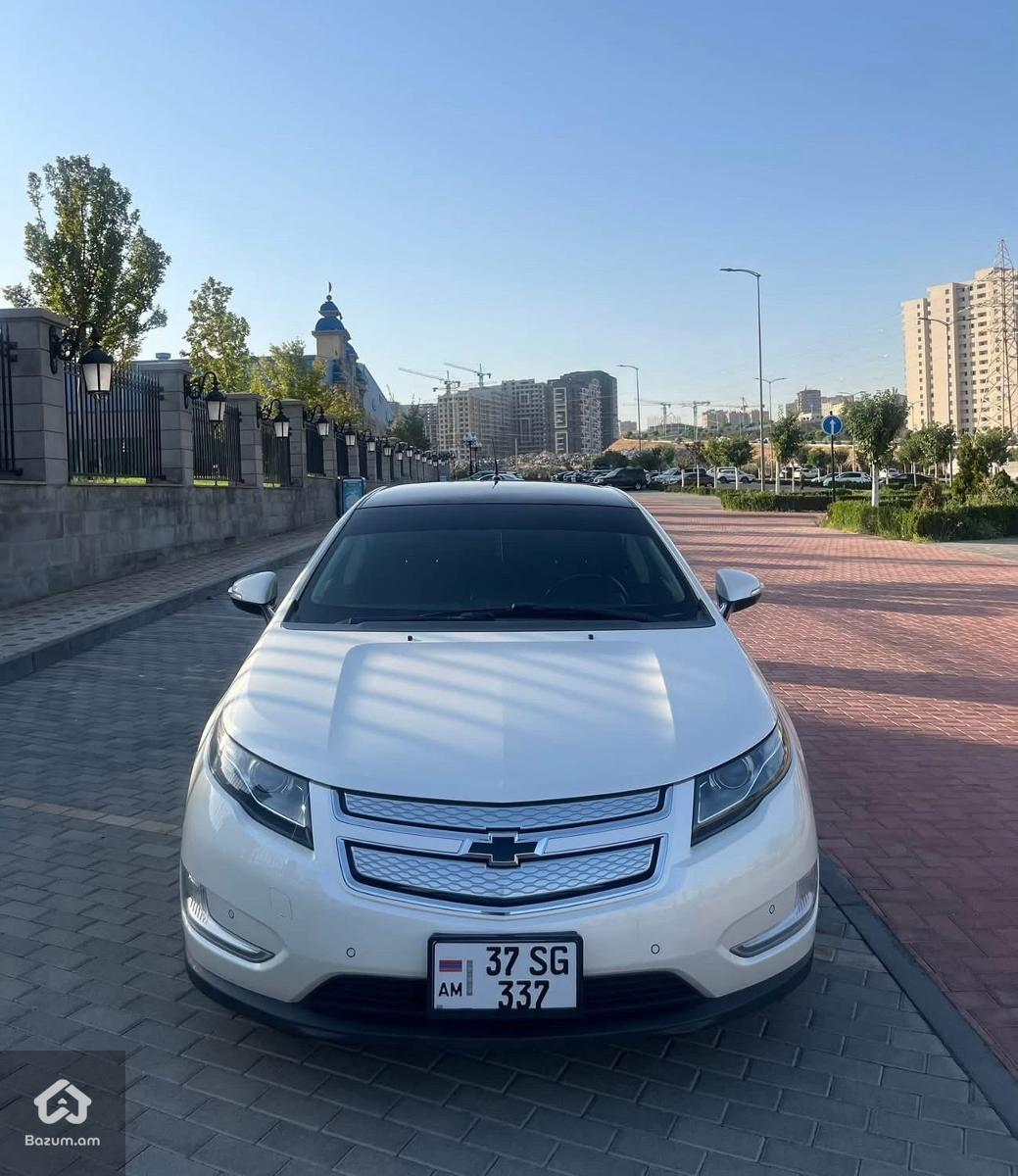 Chevrolet Volt Premier - image 3