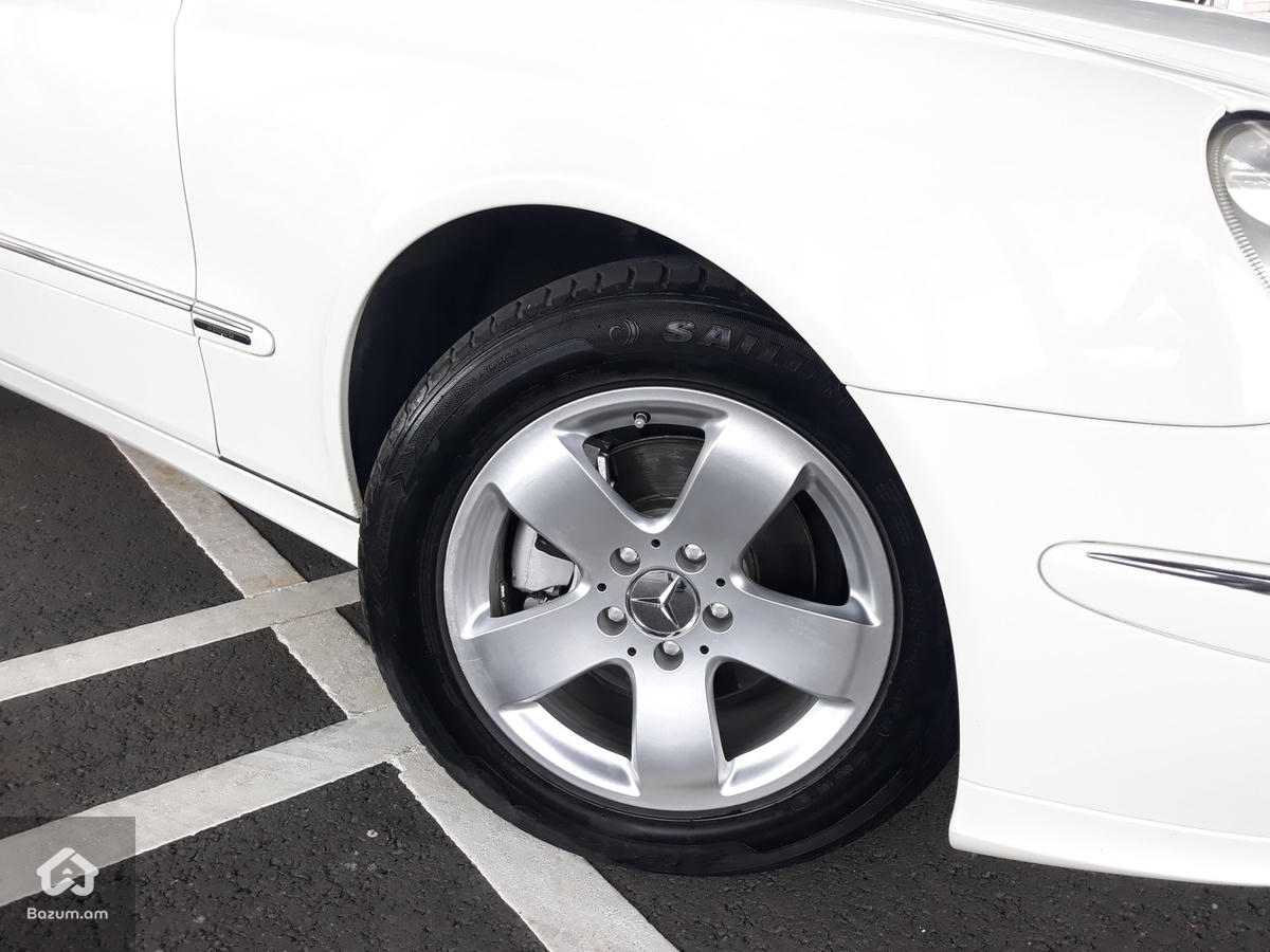Mercedes W211 - image 14