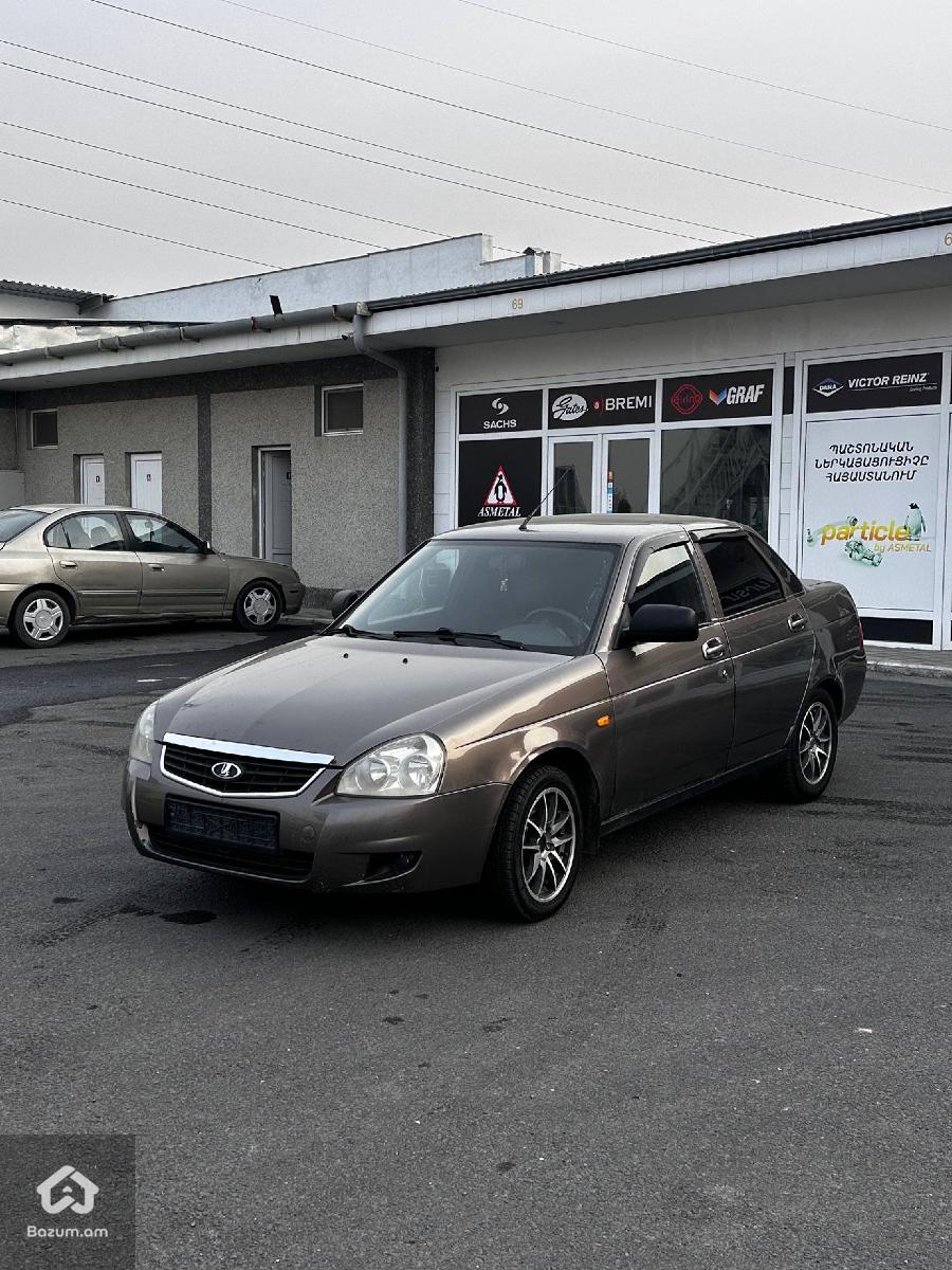 Lada Priota - image 1