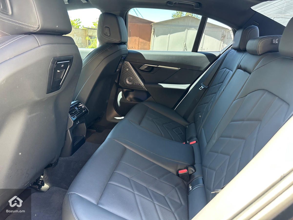 Bmw I5 Edrive40 - image 14