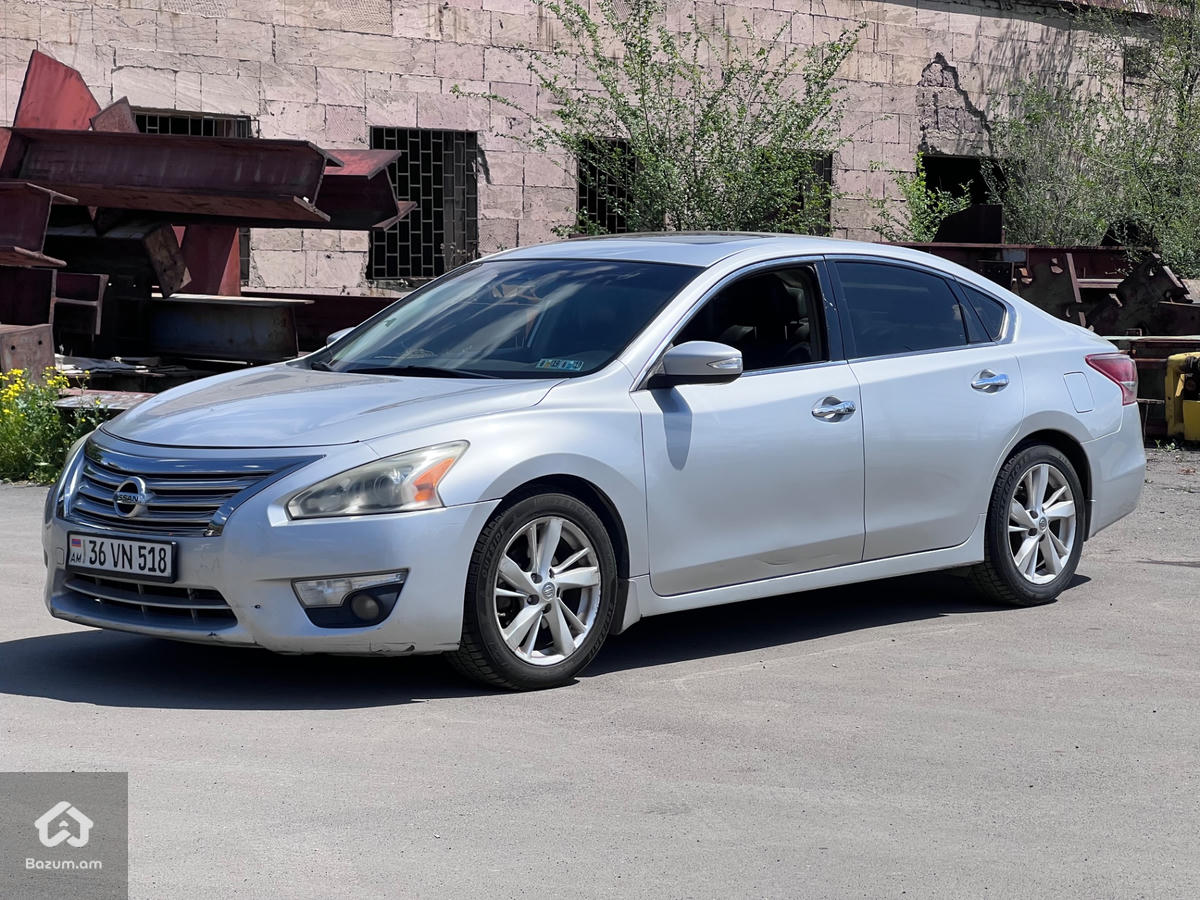 Nissan Altima - image 2
