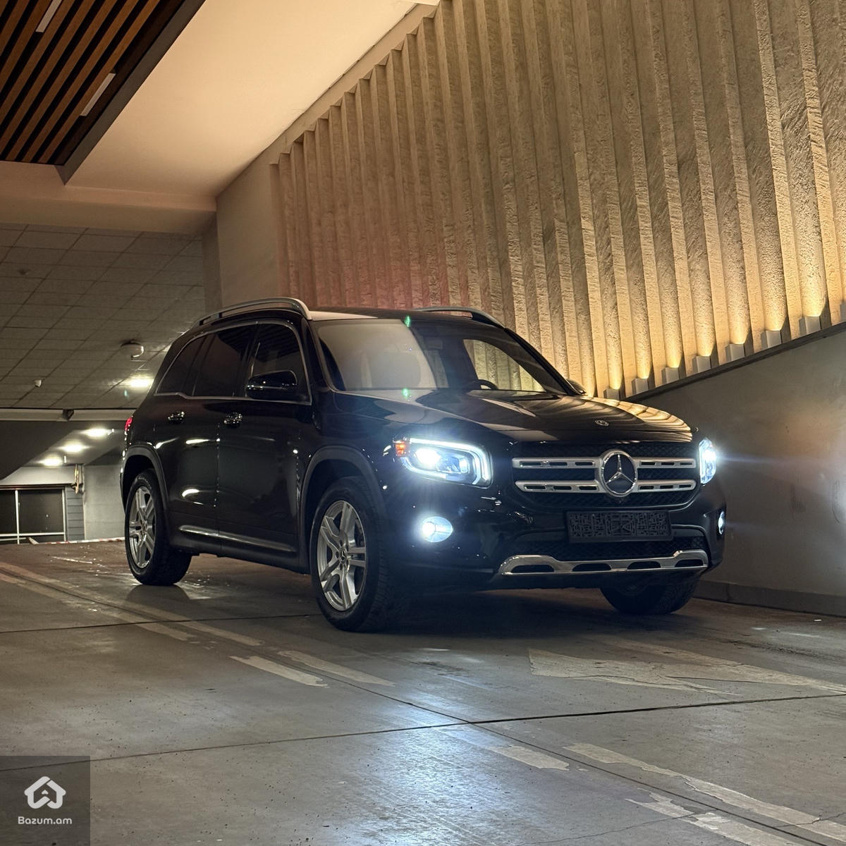 Mercedes Benz GLB250 - image 3