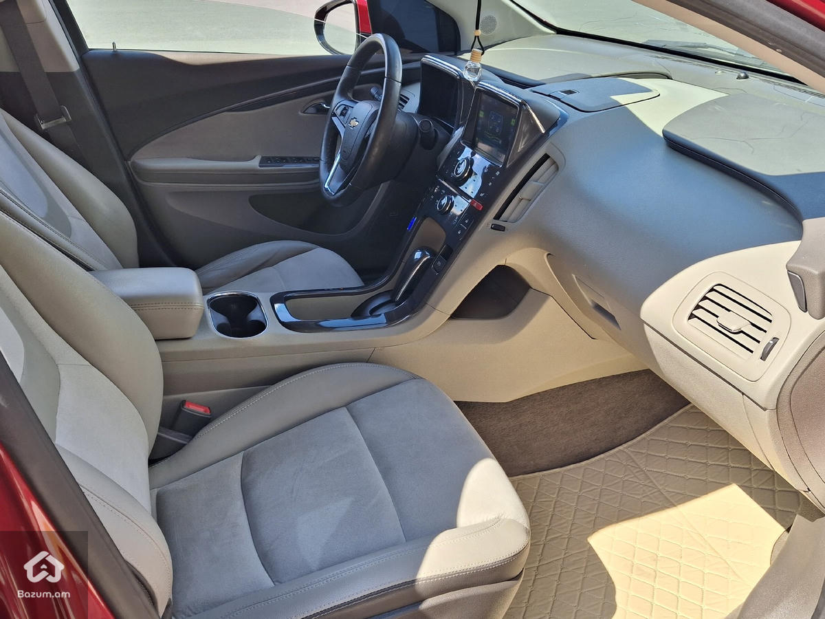 Chevrolet Volt Hybrid 2013tiv - image 9