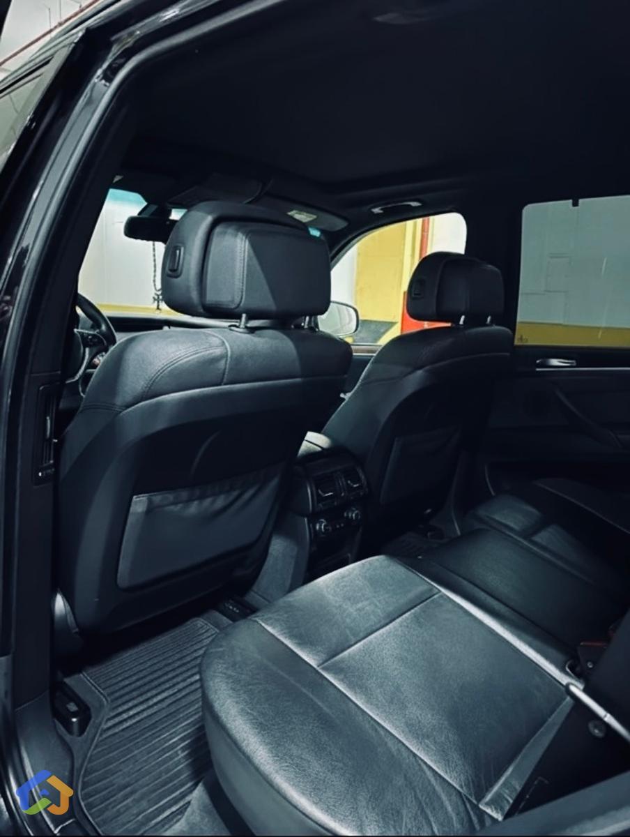 BMW X5 - image 6
