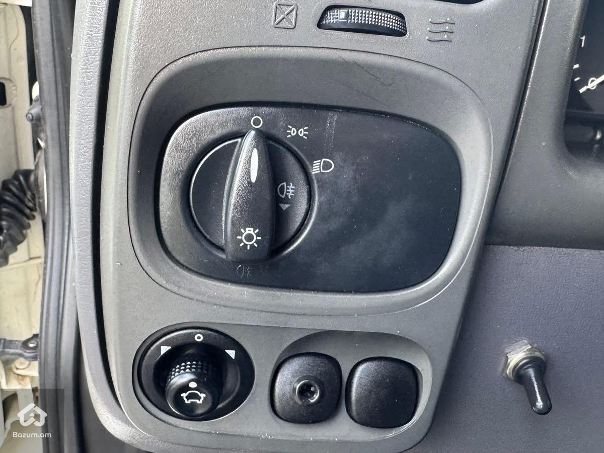 Ford transit - image 11